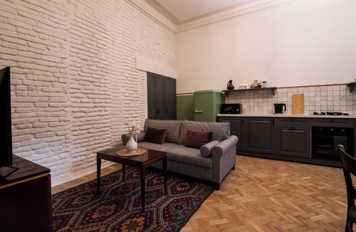 Sololaki Apartment | Green apartment