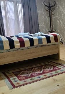 Mazeri House | Guest House Guli