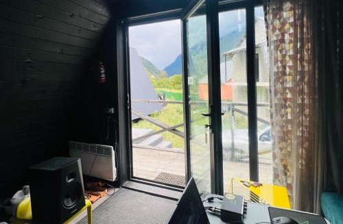 Racha-Lechkhumi and Lower Svaneti House | HAERI Utsera Cabins Racha