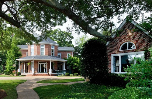 Northwest Villa | Historic Carriage House at the Church Point Manor