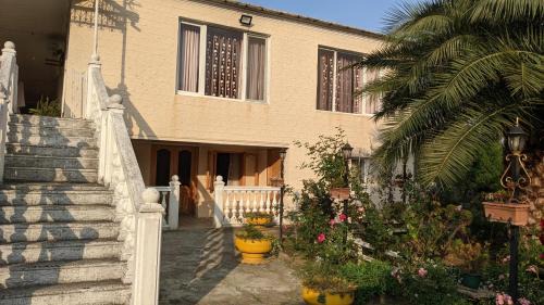Samtredia House | House - Kutaisi International Airport 15 Minutes- Quiet cozy house with parking
