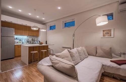 Vera Apartment | Hyacinth House: Your Quiet Sanctuary in the Heart of Tbilisi