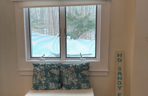 Lake Michigan Beach Cottage | John Cozy Cottage, Sleeps Four