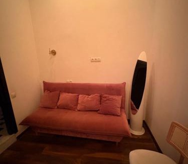 Chugureti Hotel | Local Hotel