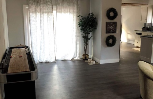 Christmas Valley House | Lovely 3-bedroom house with Hot Tub and EV charger in South Lake Tahoe