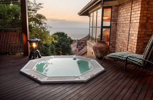 Umhlali Beach Villa | Luxury Romantic Balinese Styled Ocean View Villa (Sleeps 10 People)