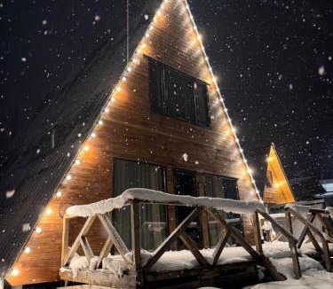 Bagvdanari House | Mestia Sunrise Cottage - 3BR Mountain Retreat