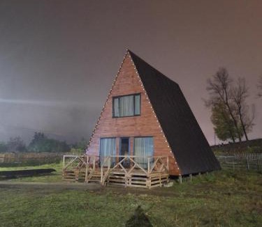 Bagvdanari House | Mestia Sunrise Cottage - 3BR Mountain Retreat