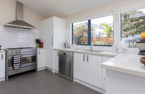 Omaha House | Omaha Harbour Views - Special Winter Rates - OVERLOOKS INLET & GOLF COURSE