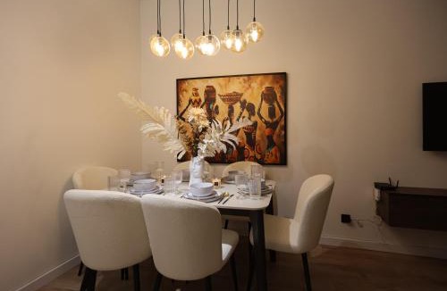 Tbilisi City Centre Apartment | Orbeliani Luxury Suite Jacuzzi And Cinema