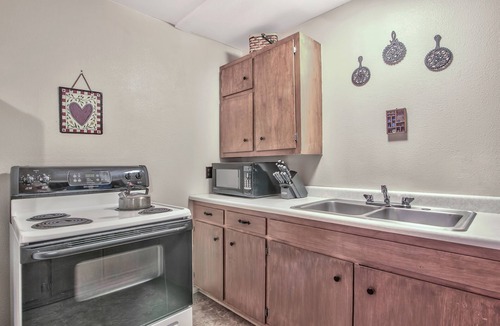 North Upper Truckee House | Peaceful cabin near skiing, Tahoe Paradise Park Play in Tahoe-Dog Friendly