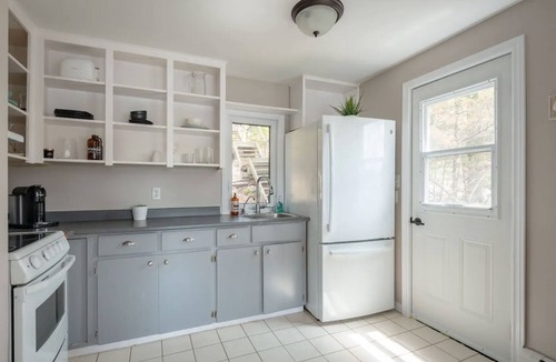 Prospect Bay House | Private Lakefront Escape – Swim, Sip Wine & Stargaze – 25 Mins to Halifax