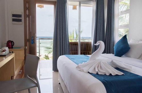 Thulusdhoo Island House | Reef Edge Thulusdhoo