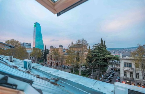 mtatsminda Apartment | Rooftop Brown Apartment at Rustaveli Avenue