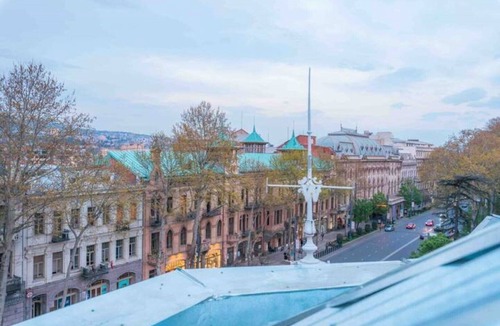 mtatsminda Apartment | Rooftop Brown Apartment at Rustaveli Avenue