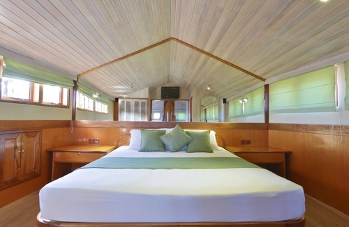 Mushimasgali Resort | Safari Island Resort