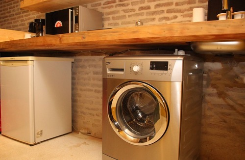 Tbilisi City Centre Apartment | Saffron Loft with Terrace, Under the Castle in Old Town