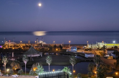 New Boulevard Apartment | SeaHorizon D'Lux 2 Bedrooms with 1 Living room