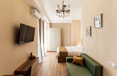 Didube Hotel | Sky By The River Boutique Hotel, Tbilisi 5 minutes to Bazar, University,Old city