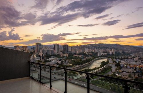 Didube Hotel | Sky By The River