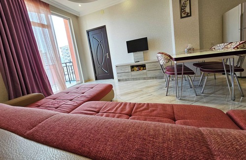 New Boulevard Apartment | Spacious 1-Bedroom Apartment 5-Min Walk to the Sea