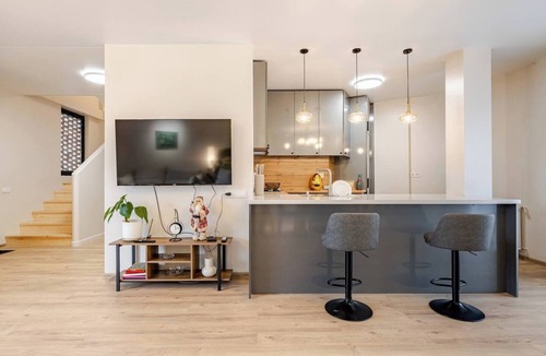 Tbilisi House | Spacious City-View Home in Tbilisi Terrace & BBQ