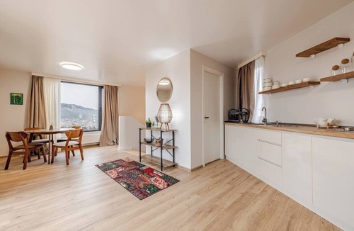 Tbilisi House | Spacious City-View Home in Tbilisi Terrace & BBQ
