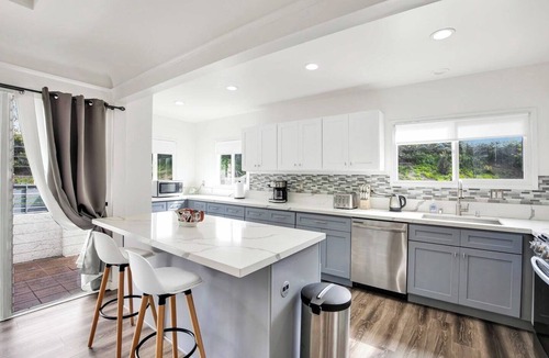 Mid City House | Stunning Luxurious Home, near Beverly Hills & DTLA