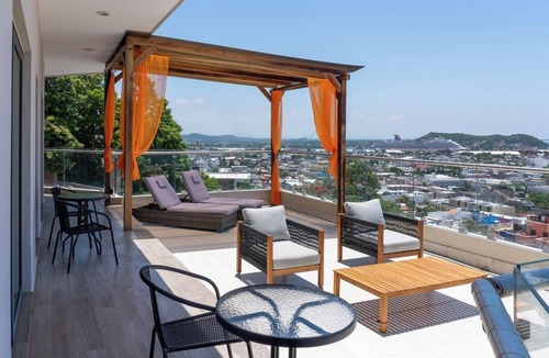Balcones de Loma Linda Apartment | Stunning Ocean View Apartment with Private Terrace