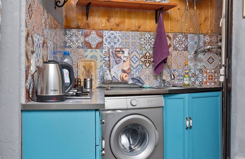 Chugureti Apartment | Stylish Studio – Chikobava Street Heart of Tbilisi