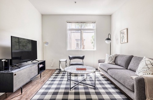 Los Angeles Apartment | Sunny Playa del Rey 1BR w/W/D, Gym, Pool, 5 min to beach, by Blueground