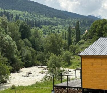 Bagvdanari Ski Chalet | Tetnuldi River Chalet