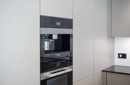 Dietikon District Apartment | The R Apartment Zugerberg - EV Wallbox - Terrasse