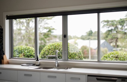 Kumeu House | ⭐️ The Wine Country Retreat by Homello ⭐️|Pool Near Wineries & Wedding Venues Spacious