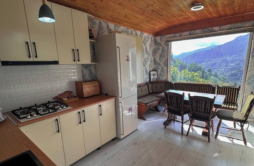Adjara Villa | Tremendous villa with AC in Akutsa - 5 bedrooms for a perfect getaway