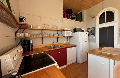 Trinity House | Trinity's Oceanview Gem 2BR St Paul's Schoolhouse