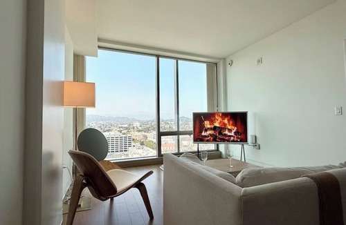 Wilshire Center Apartment | Ultra Modern 1BD 1BA Flats in heart of LA - true gem