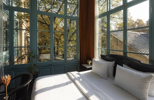 Chugureti Hotel | Unfound Door