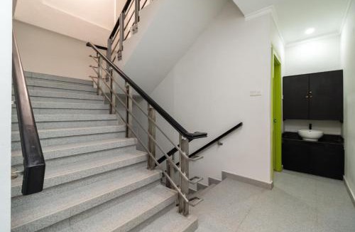 Kelapa Gading Barat Hotel | Urbanview Hotel Bizhome Artha Gading Boulevard by RedDoorz
