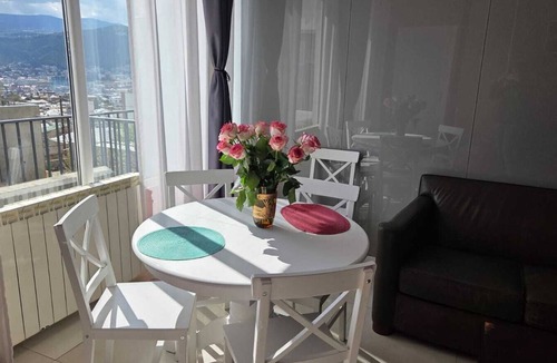 Tbilisi House | Walking distance to Cathedral, perfect place for wine lovers and thinkers.