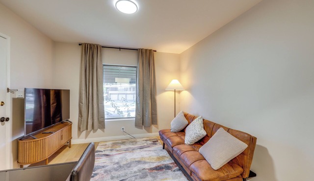 1 Mi to LLUMC! Loma Linda Home w/Shared Patio in Loma Linda