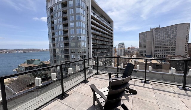 2BD Luxury Penthouse Downtown Halifax | Harbour Views | Private Rooftop Hot Tub in Halifax