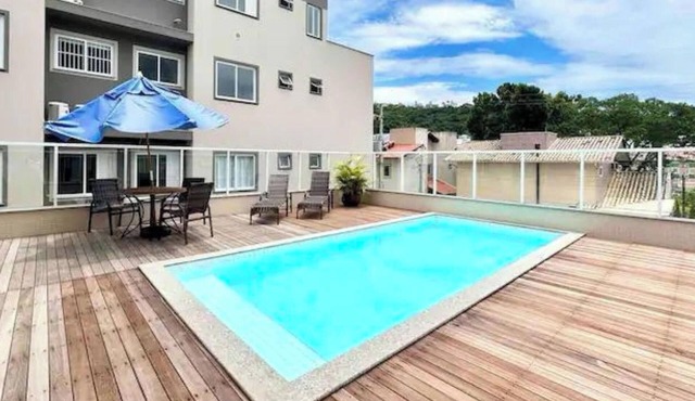 3 minutes from the beach in the center of Bombinhas. Fully equipped apartment. in Bombinhas