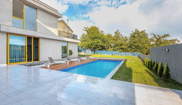 3BR Luxury Villa in Tbilisi