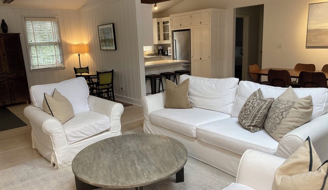 4-bedroom house in charming Wainscott walking distance to the beach in East Hampton