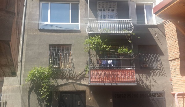 4 rooms apt in the heart of old town in Tbilisi