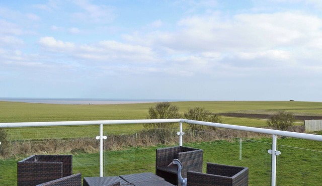 6 bedroom accommodation in Barmston, near Bridlington in Driffield