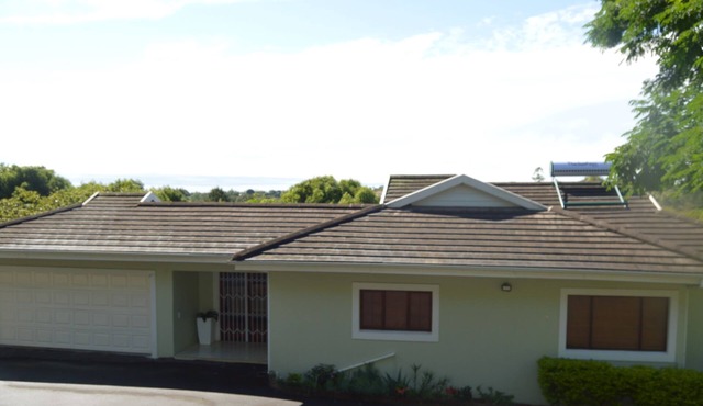 8 Sleeper Kingsize Vacation Home Rental Springside Road, Hillcrest Park, Durban in Hillcrest