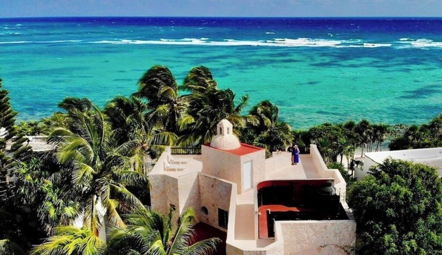 Akumal Breakers - South Akumal Beach, Mexico in Municipalidad Tulum