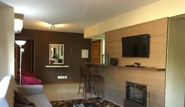 Apartment 2 Bedrooms, in condominium, heated pool, 900m from the street covered! in Gramado